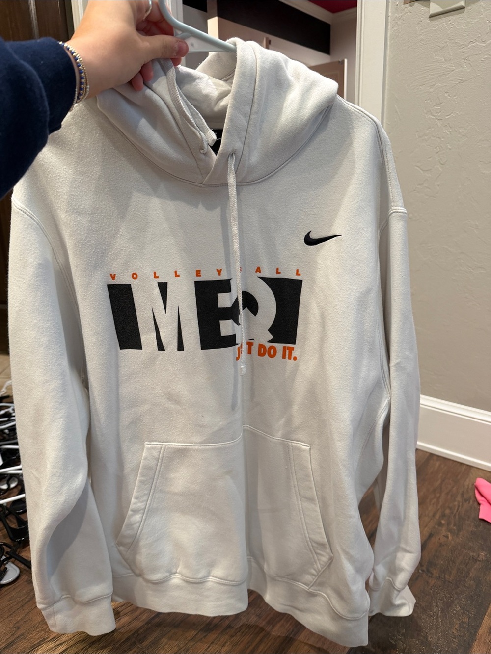 Nike White Pullover Hoodie with Bold Volleyball Graphic